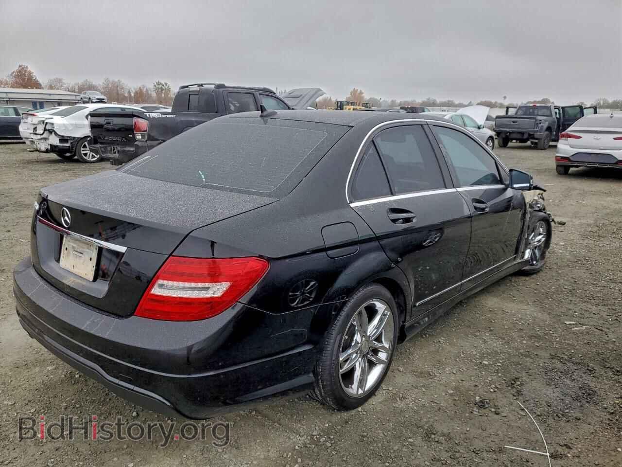 2012 MERCEDES-BENZ C-CLASS - VIN: WDDGF4HB1CR212776 - Фото 3