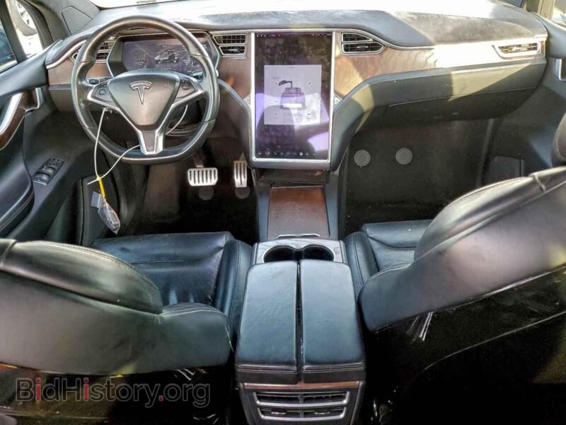 2016 Tesla MODEL X (VIN 5YJXCBE27GF004523) — photo 8 of 14