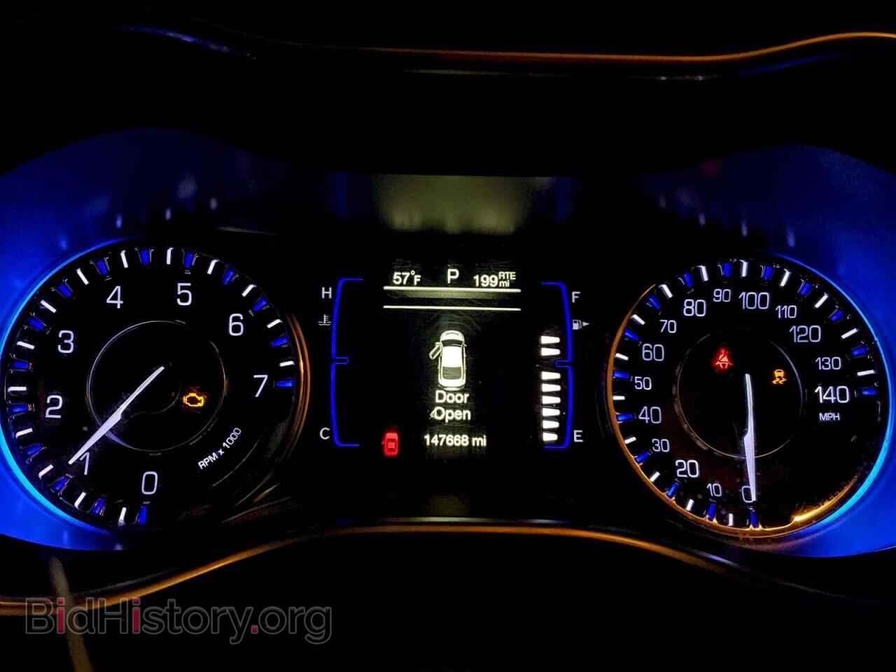 2016 CHRYSLER 200 - VIN: 1C3CCCAB2GN111995 - Фото 9