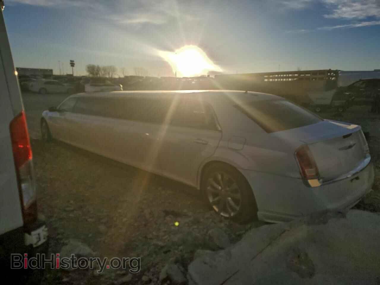 2013 CHRYSLER 300 - VIN: 2C3CCAAG0DH504382 - Фото 2