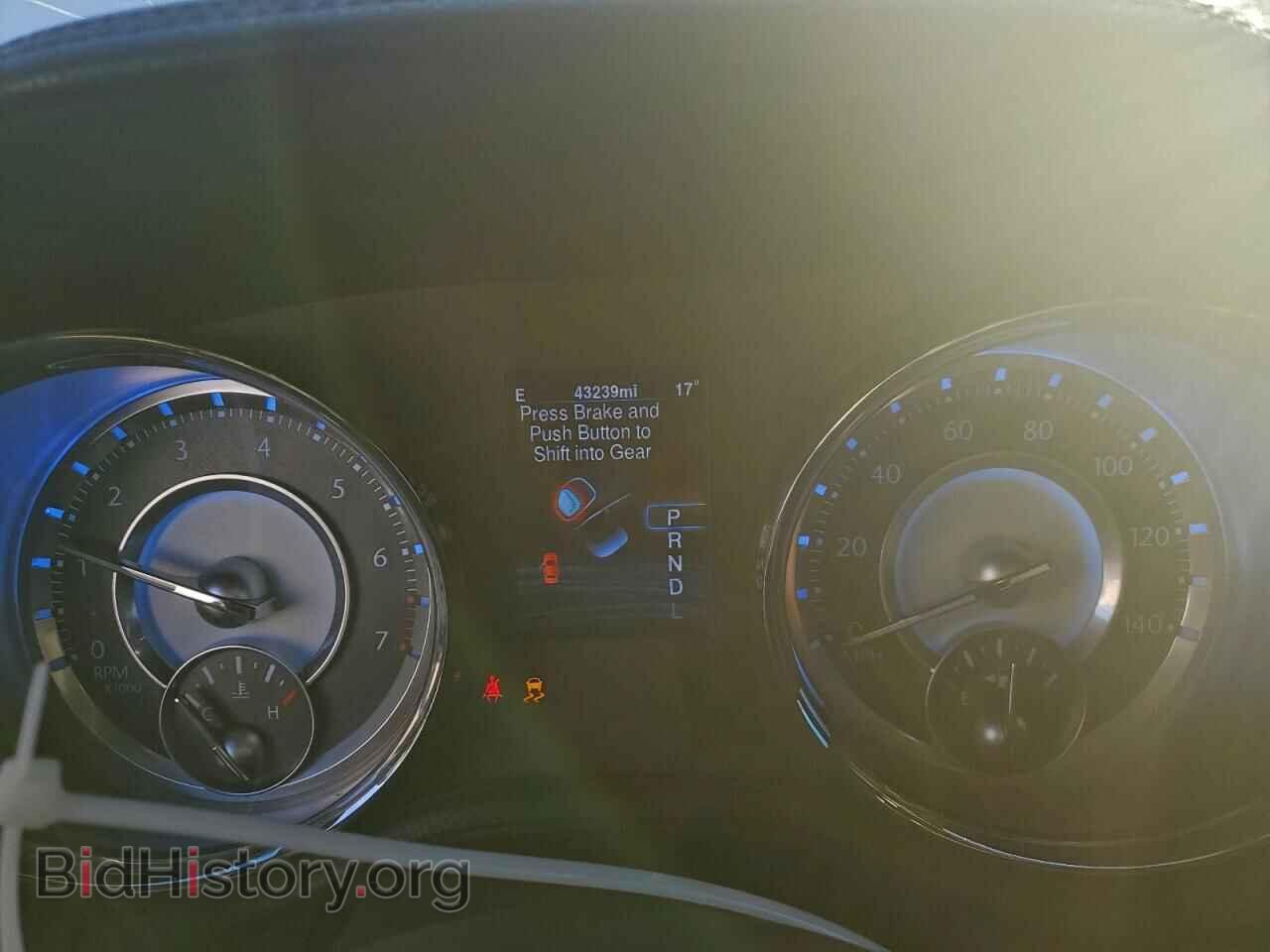 2013 CHRYSLER 300 - VIN: 2C3CCAAG0DH504382 - Фото 9