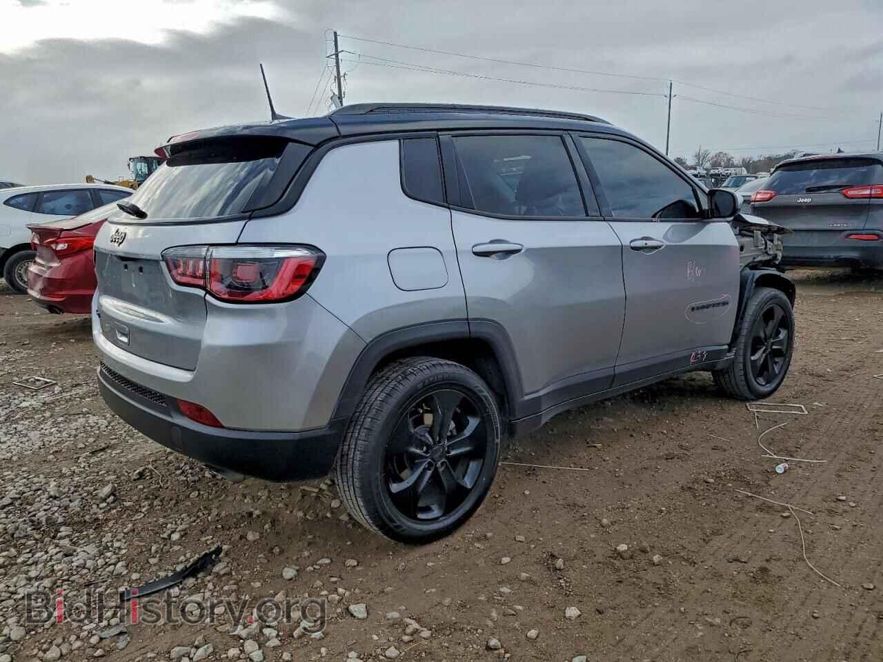 2018 JEEP COMPASS - VIN: 3C4NJDBB1JT304323 - Фото 3