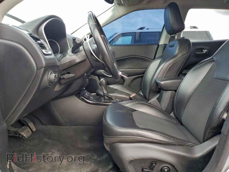 2018 Jeep COMPASS (VIN 3C4NJDBB1JT304323) — photo 7 of 14