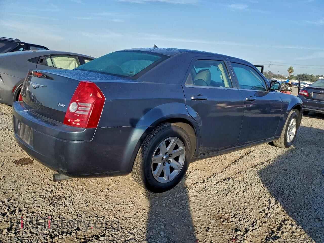 2008 CHRYSLER 300 - VIN: 2C3KA43R58H136840 - Фото 3