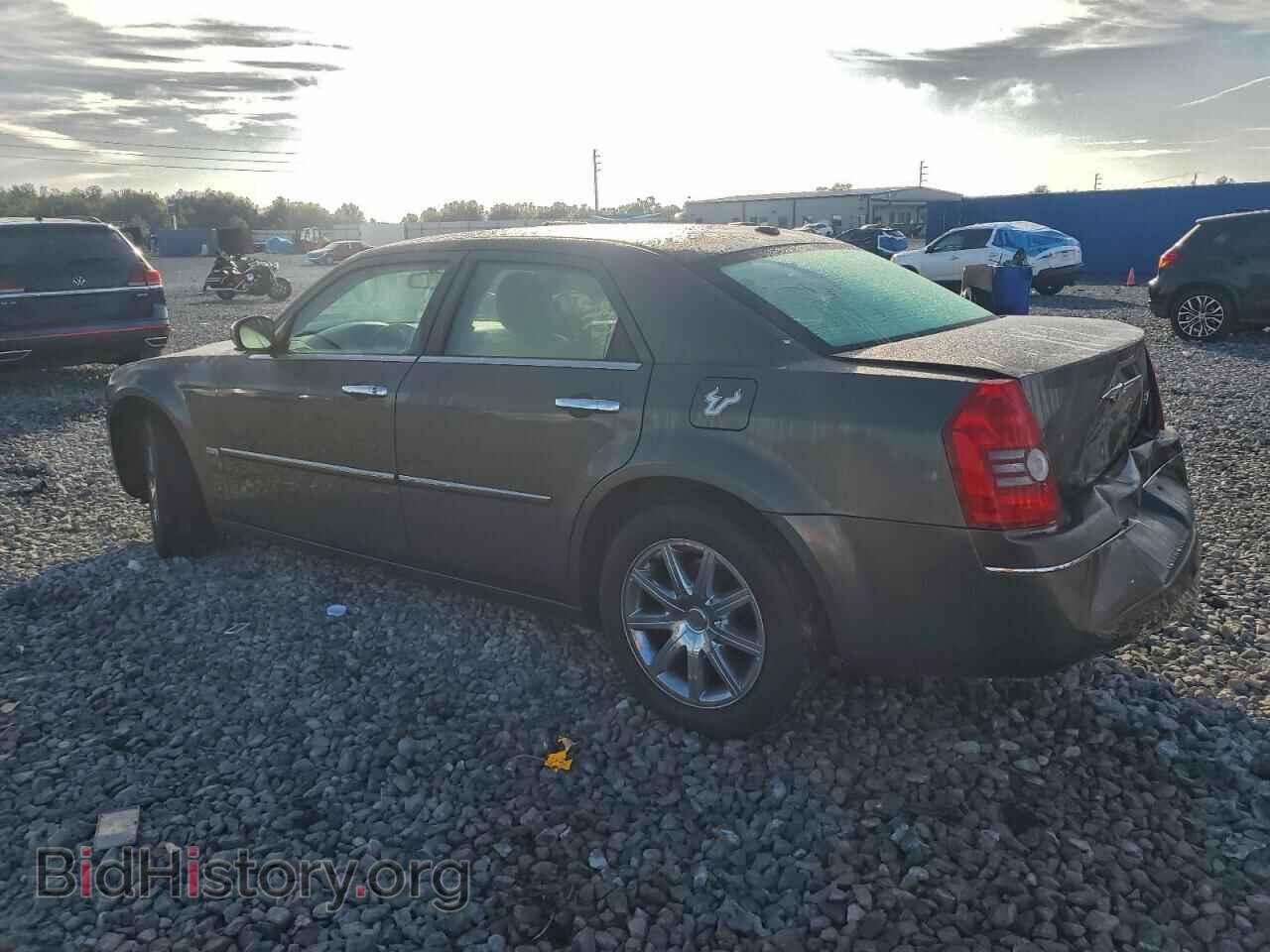 2010 CHRYSLER 300 - VIN: 2C3CA5CV9AH279903 - Фото 2
