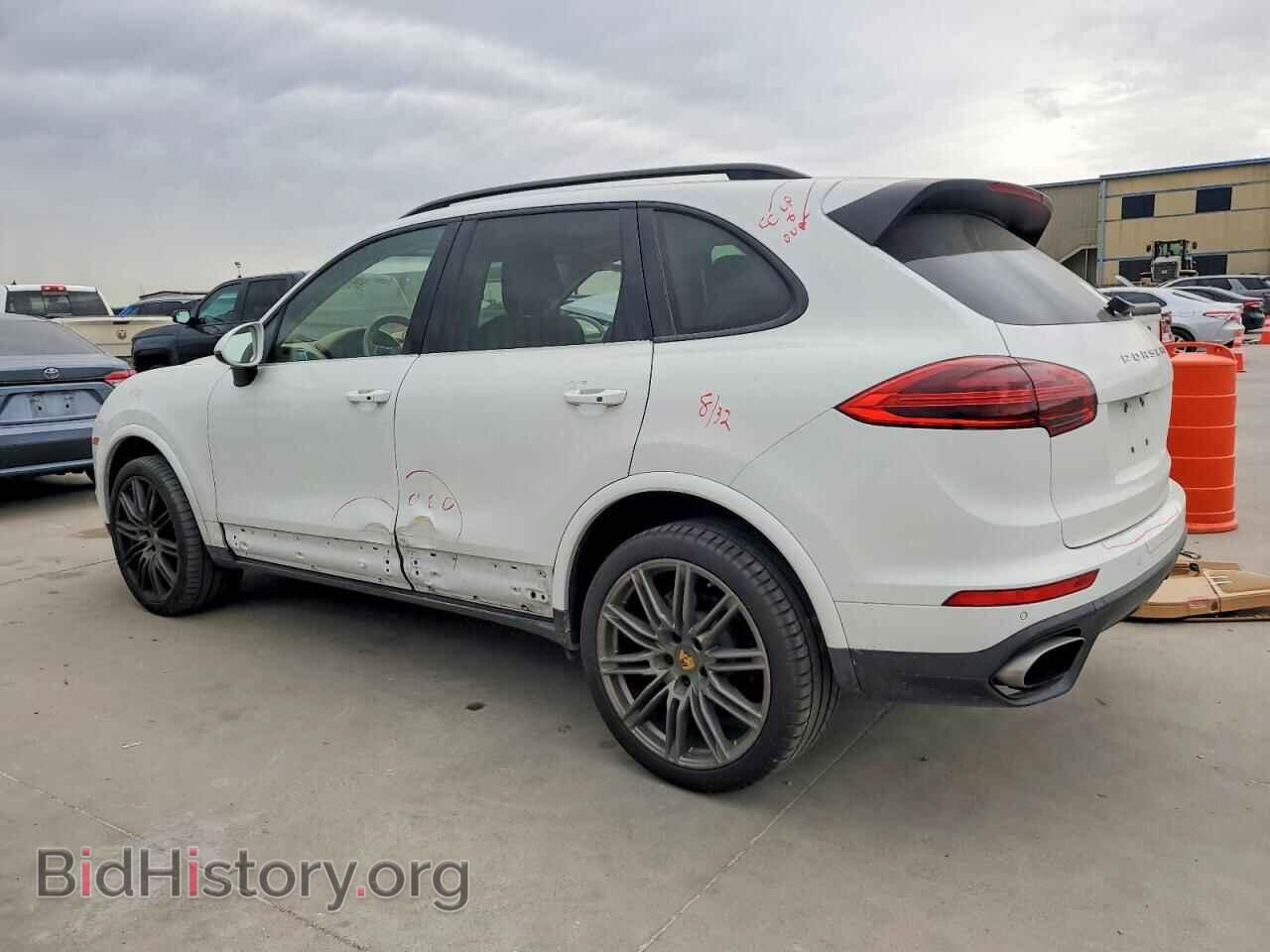 2017 PORSCHE CAYENNE - VIN: WP1AA2A27HKA88945 - Фото 2