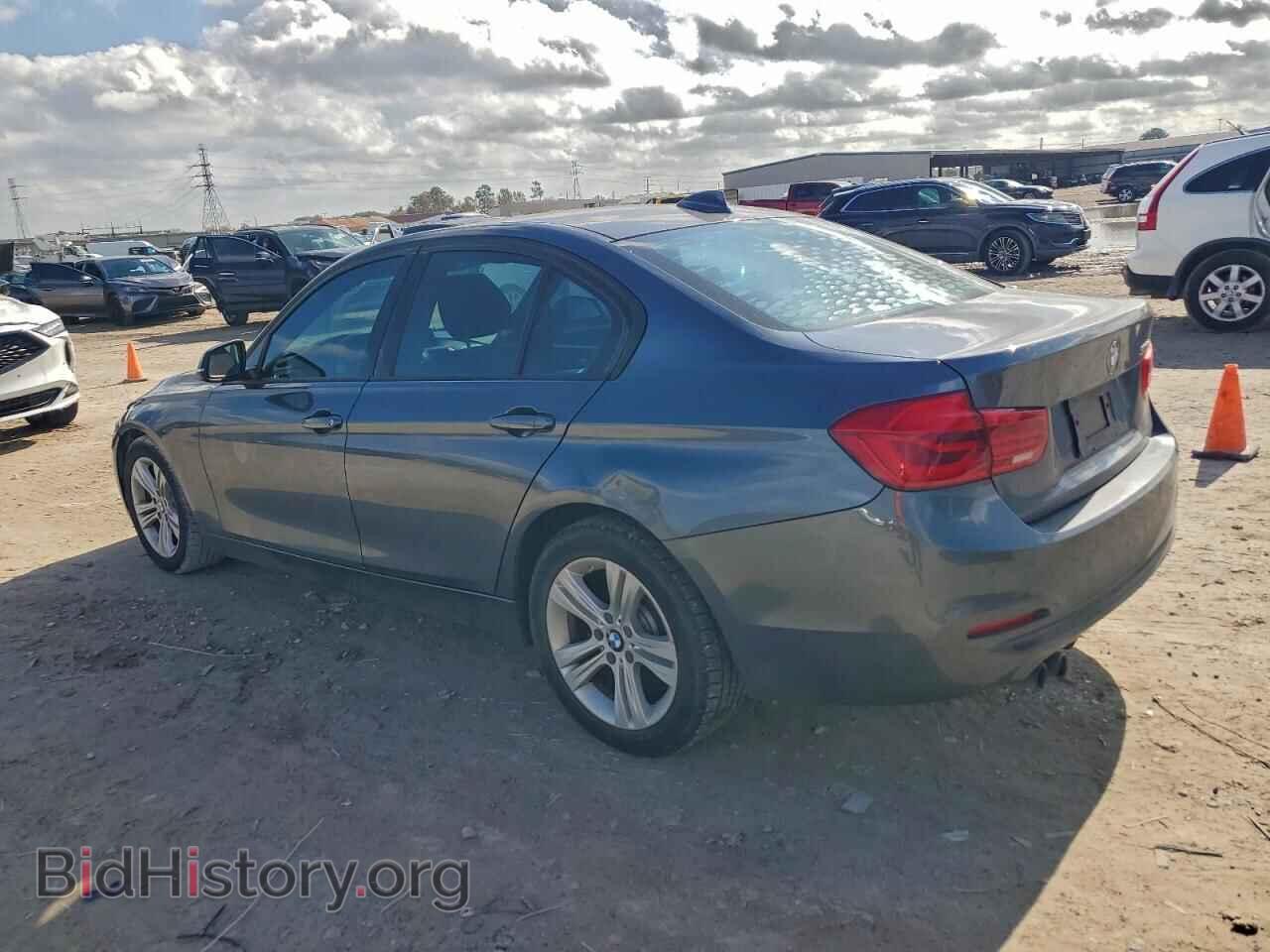 2016 BMW 3 SERIES - VIN: WBA8E9G51GNU29720 - Фото 2