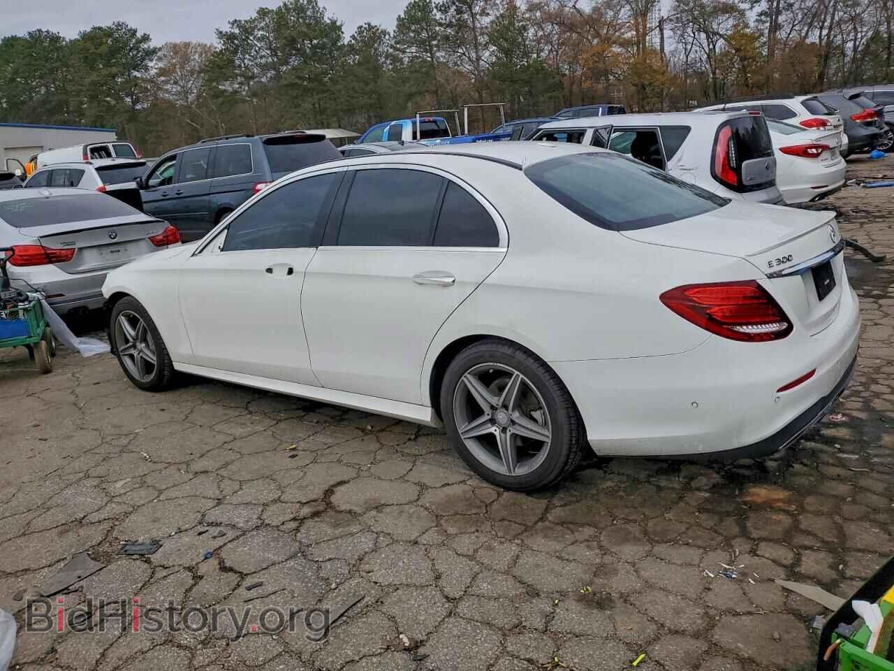 2017 MERCEDES-BENZ E-CLASS - VIN: WDDZF4JB4HA042857 - Фото 2