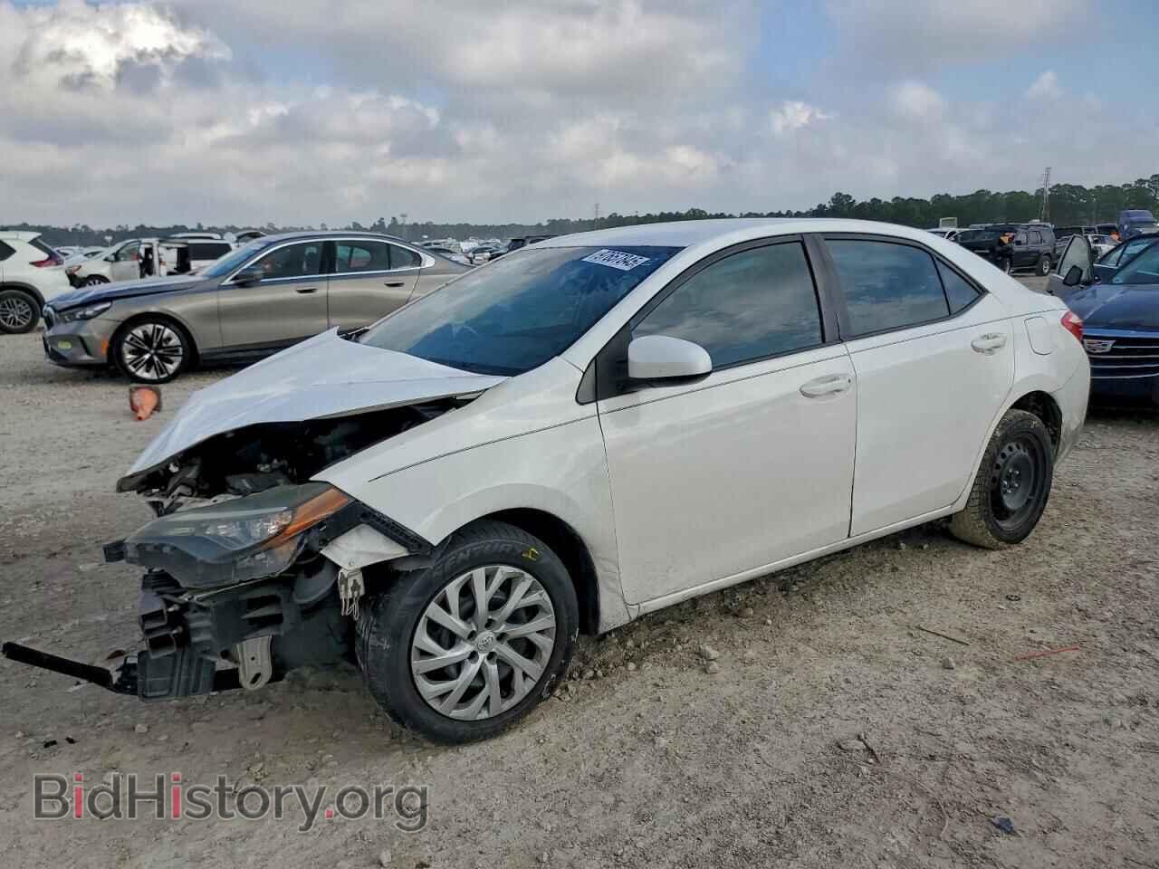 Photo 5YFBURHE6HP618703 - TOYOTA COROLLA 2017