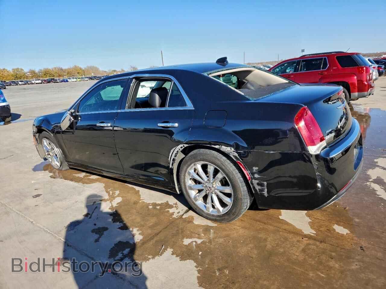 2018 CHRYSLER 300 - VIN: 2C3CCAKG2JH268327 - Фото 2