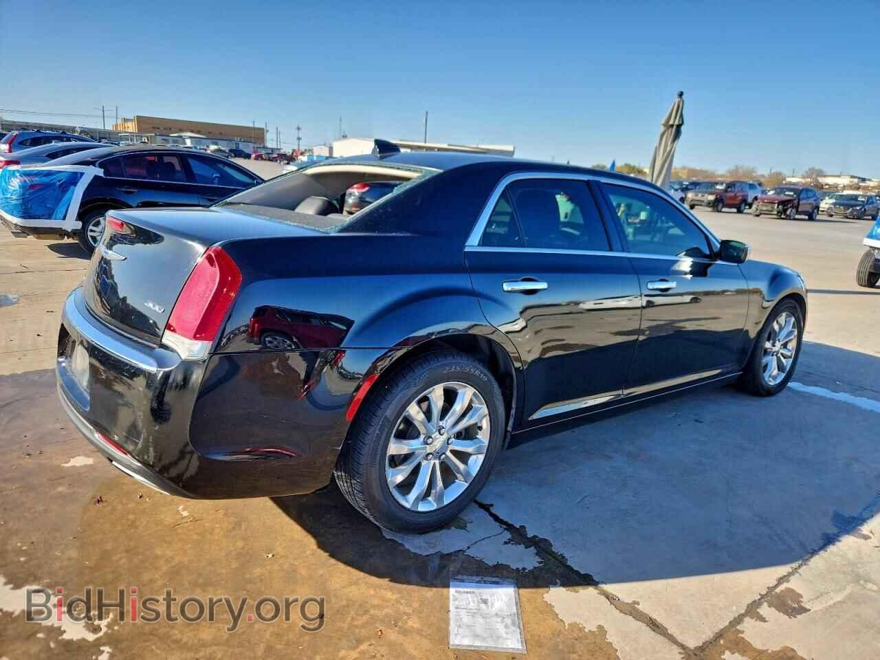 2018 CHRYSLER 300 - VIN: 2C3CCAKG2JH268327 - Фото 3