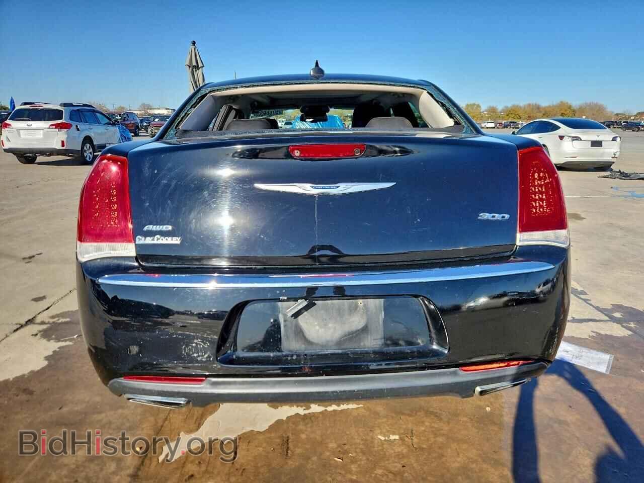 2018 CHRYSLER 300 - VIN: 2C3CCAKG2JH268327 - Фото 6