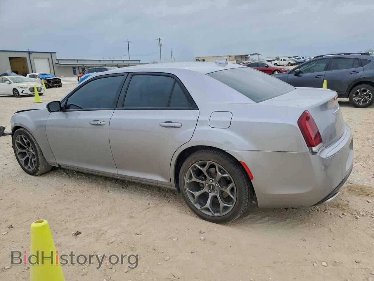 2016 CHRYSLER 300 - VIN: 2C3CCABG2GH229875 - Фото 2
