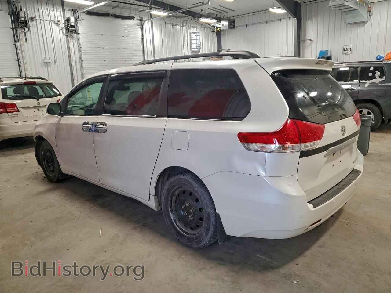 2011 TOYOTA All Models - VIN: 5TDYK3DC5BS034826 - Photo 2