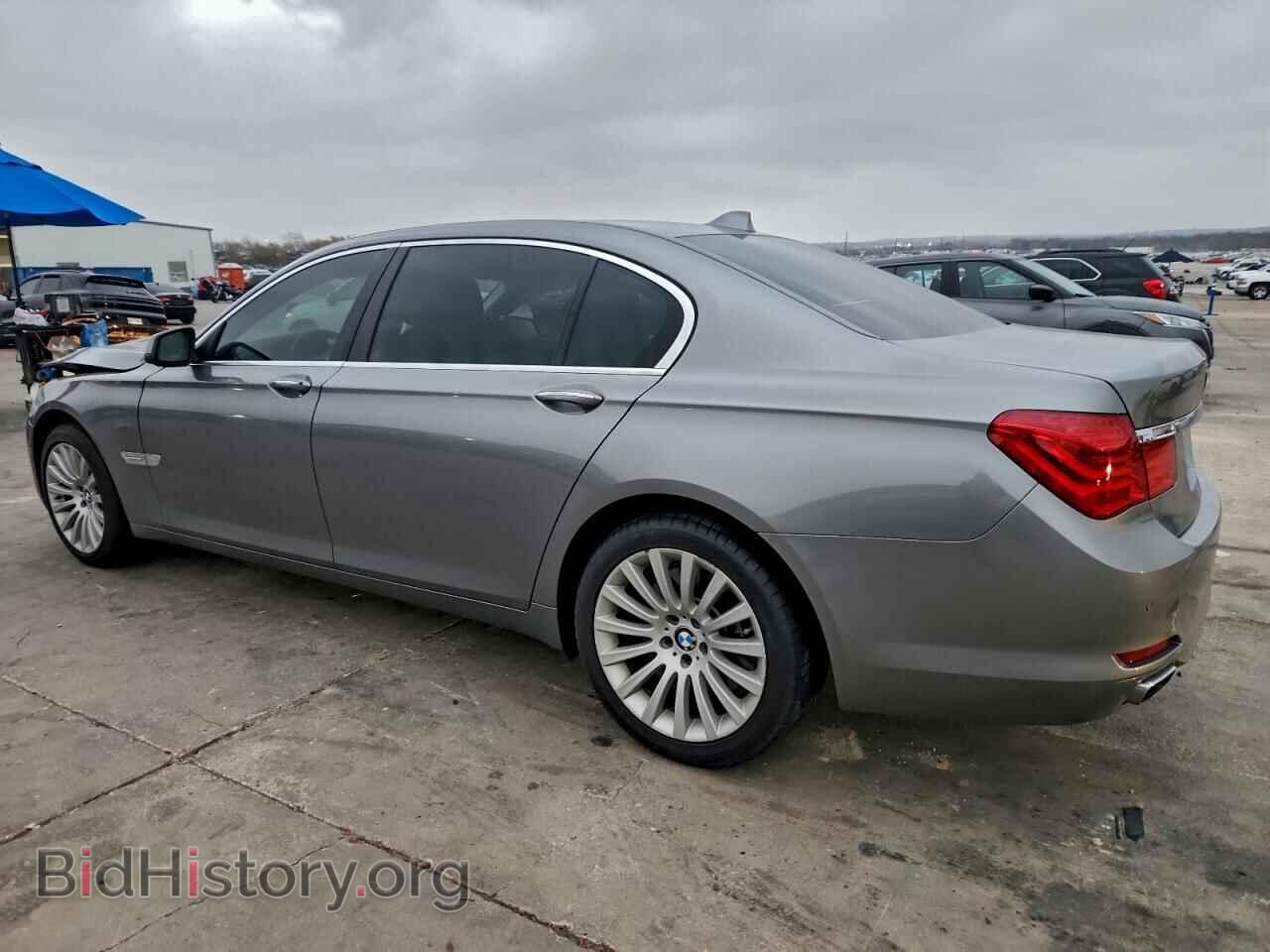 2012 BMW 7 SERIES - VIN: WBAKB8C59CDX20657 - Photo 2