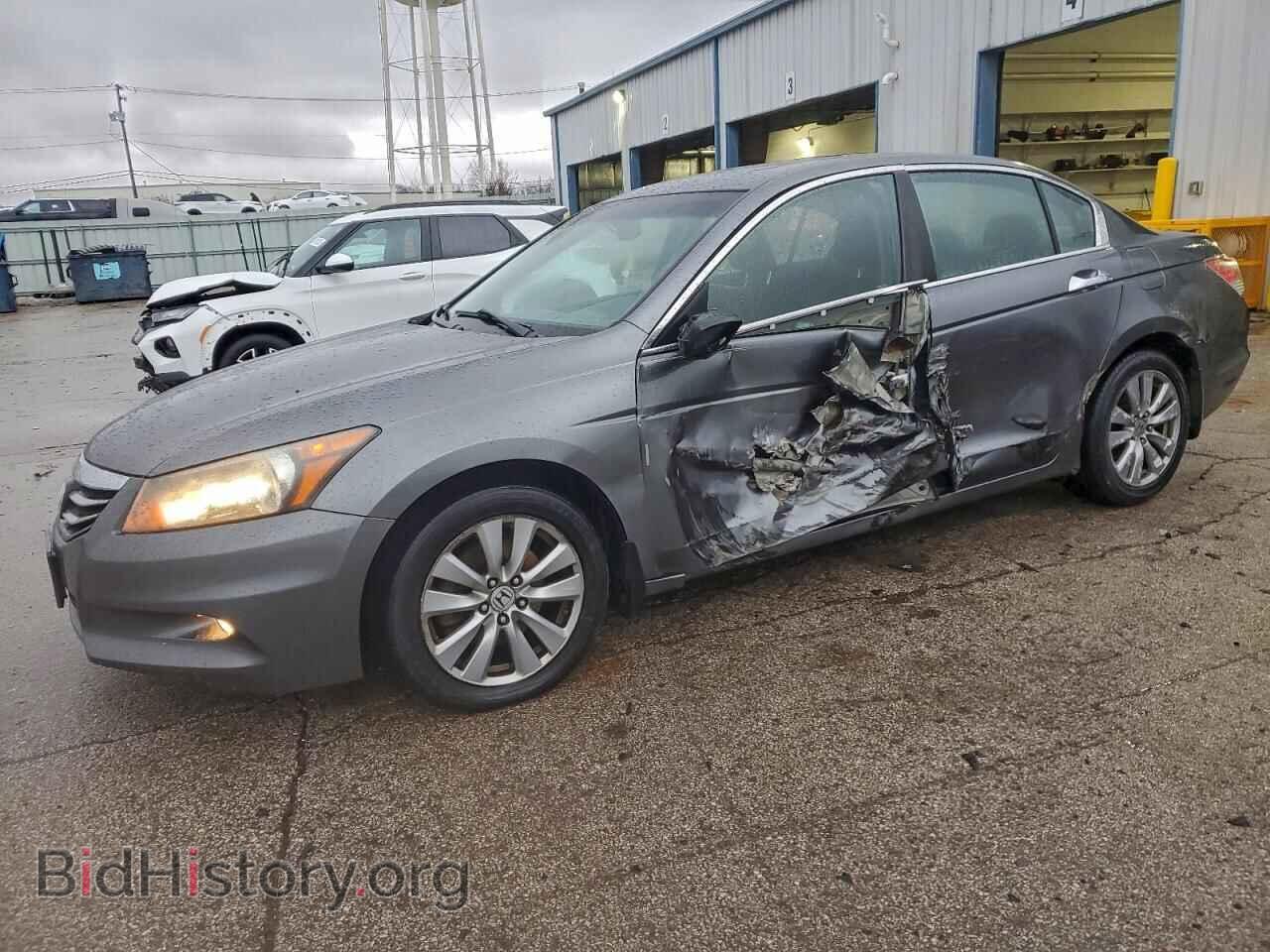 Фотография 1HGCP3F82BA019235 - HONDA ACCORD 2011