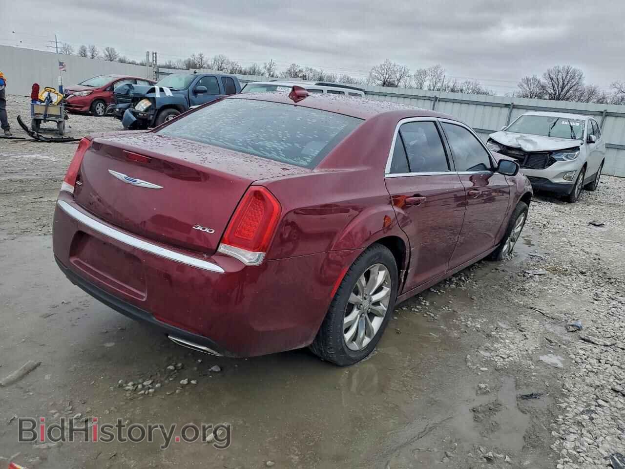 2018 CHRYSLER 300 - VIN: 2C3CCARG6JH332066 - Фото 3