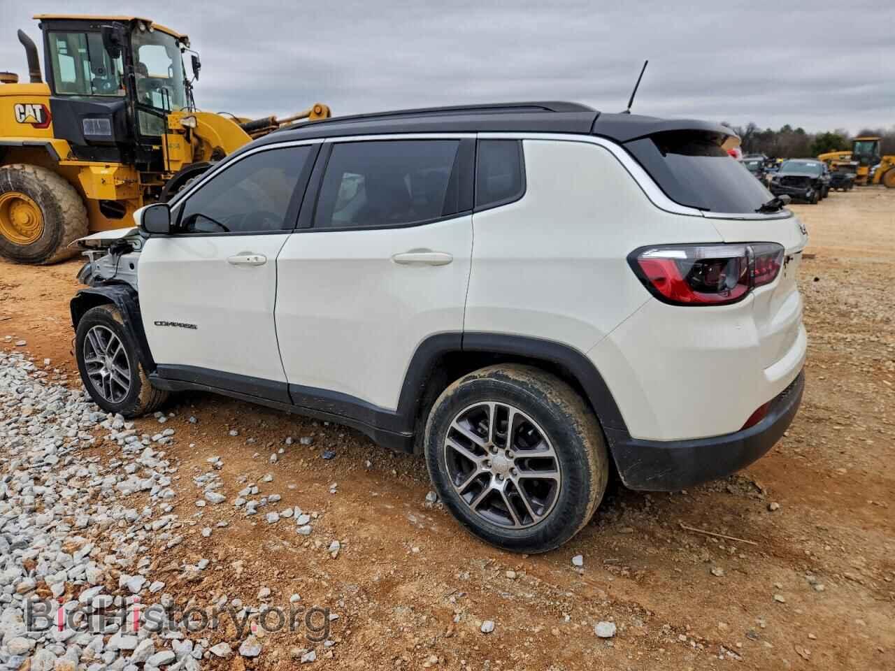 2019 JEEP COMPASS - VIN: 3C4NJCBB0KT763046 - Фото 2