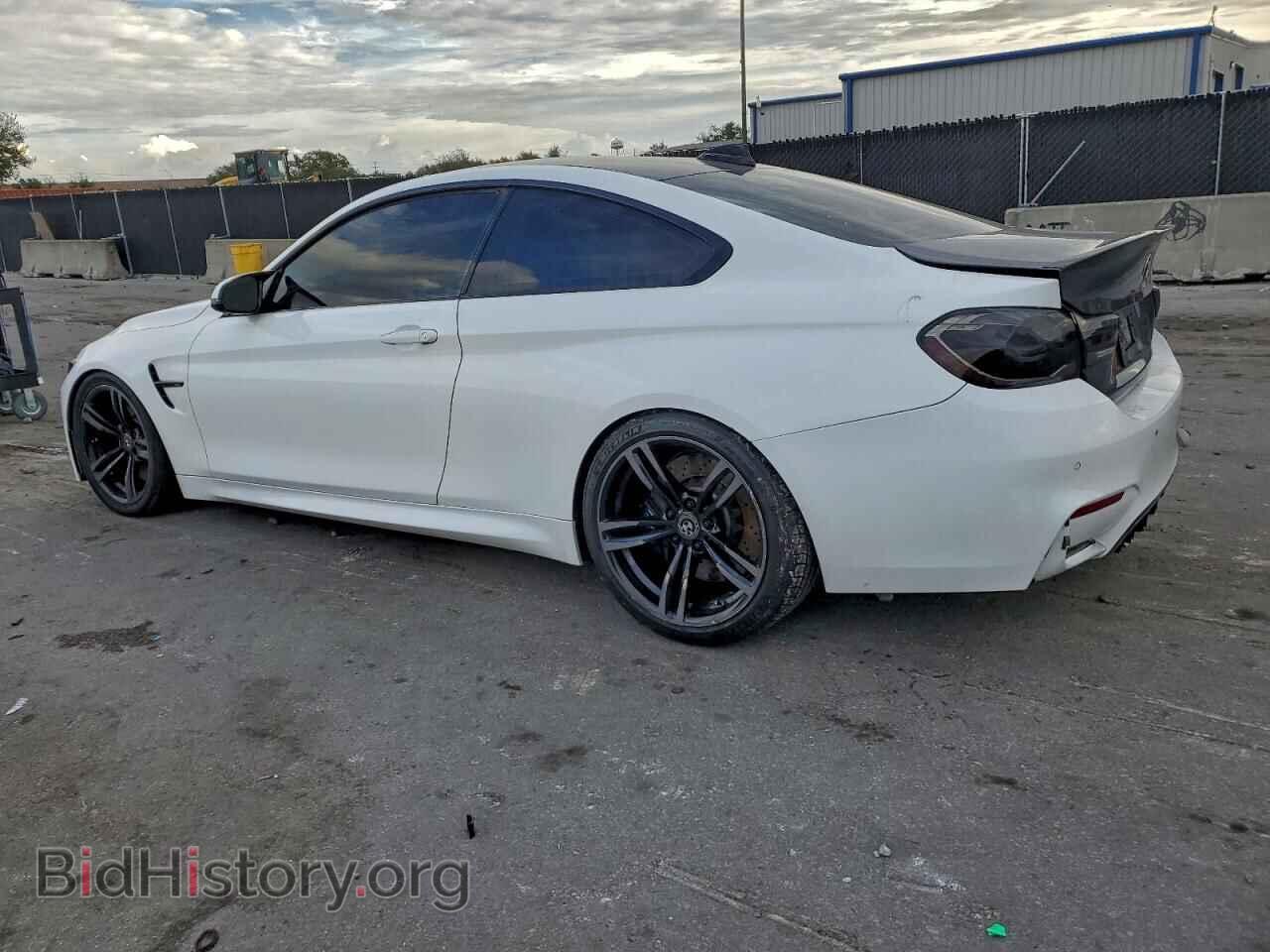 2015 BMW M4 - VIN: WBS3R9C54FK329675 - Фото 2