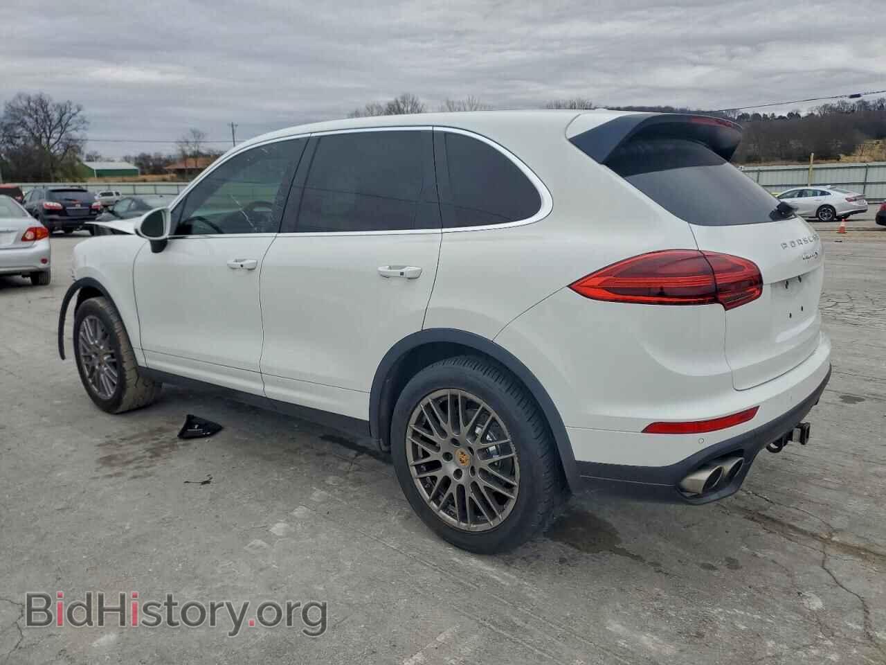 2016 PORSCHE CAYENNE - VIN: WP1AB2A22GLA92035 - Photo 2