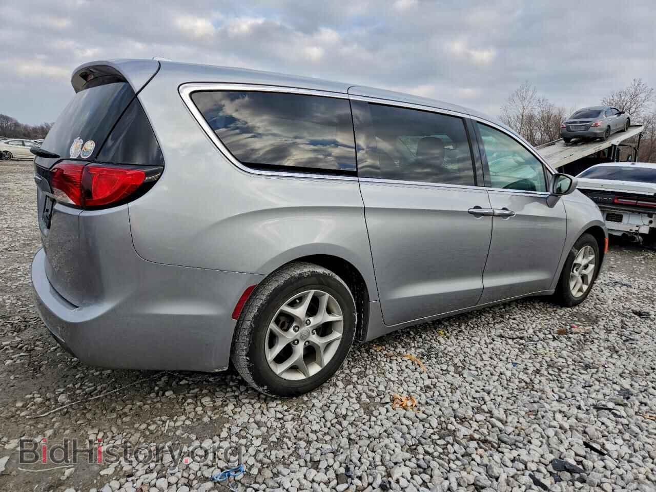 2018 CHRYSLER PACIFICA - VIN: 2C4RC1FGXJR277660 - Фото 3