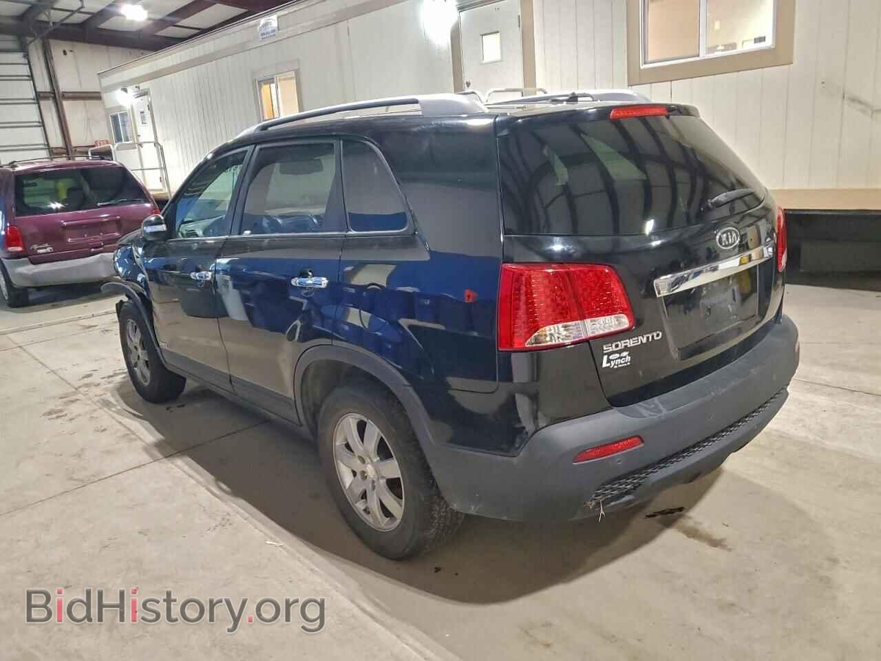 2011 KIA SORENTO - VIN: 5XYKTDA14BG030825 - Фото 2