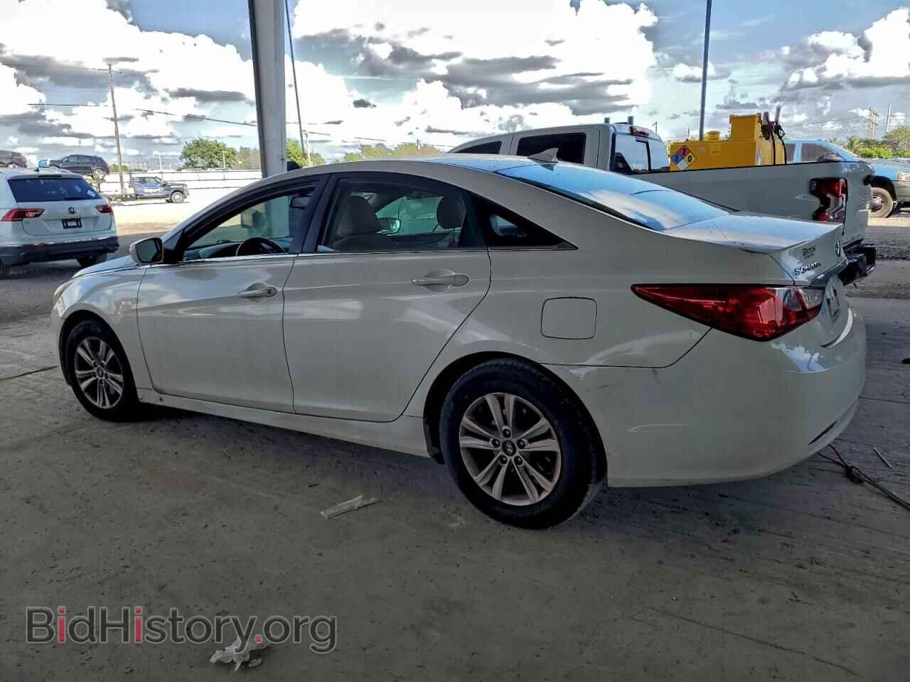 2013 HYUNDAI SONATA - VIN: 5NPEB4AC4DH693597 - Фото 2