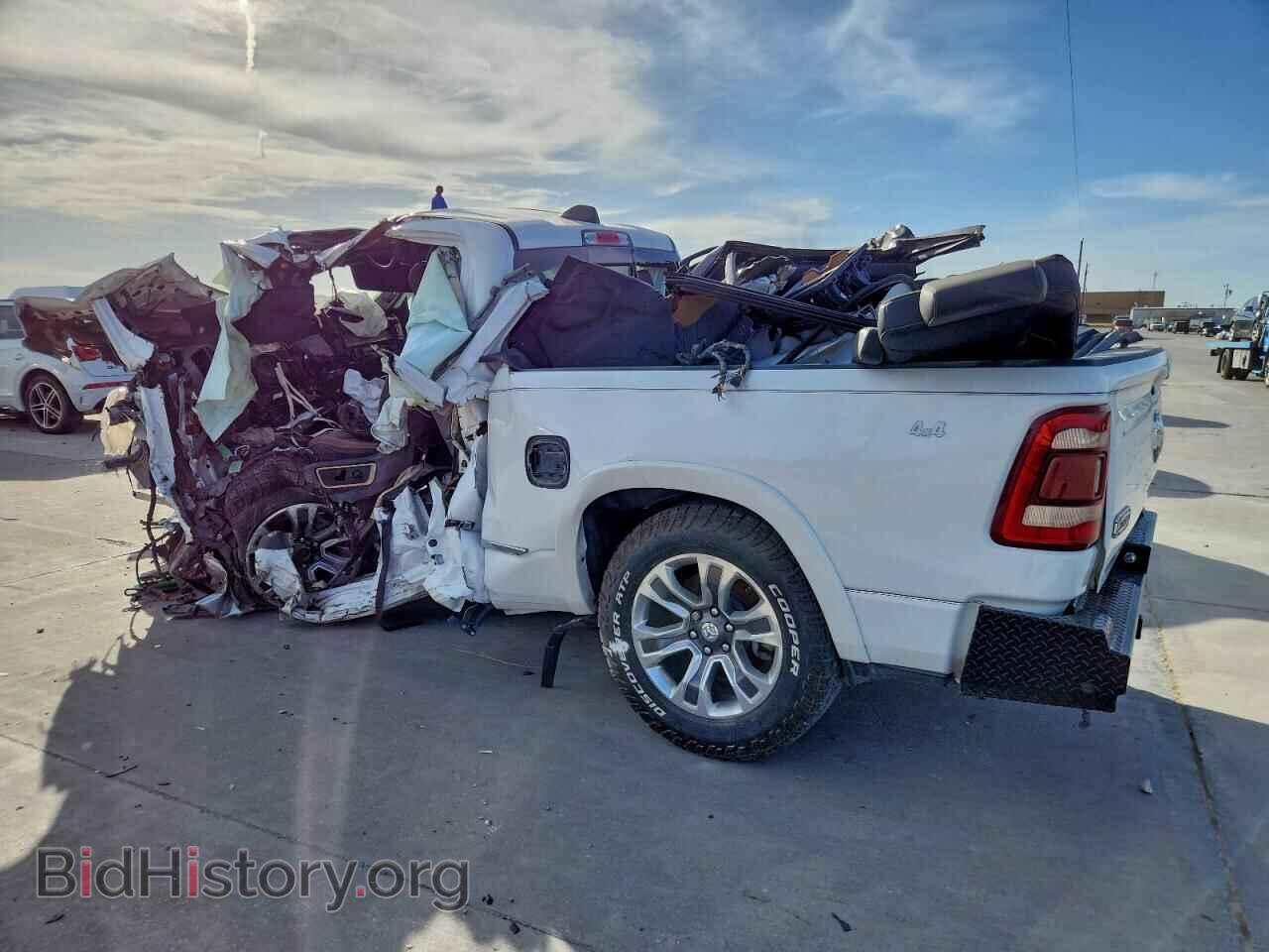 2019 RAM 1500 - VIN: 1C6SRFST8KN659398 - Фото 2