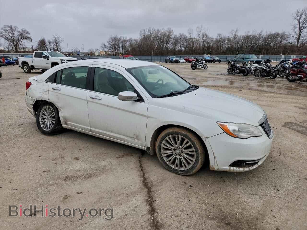 2013 CHRYSLER 200 - VIN: 1C3CCBCGXDN555429 - Photo 4
