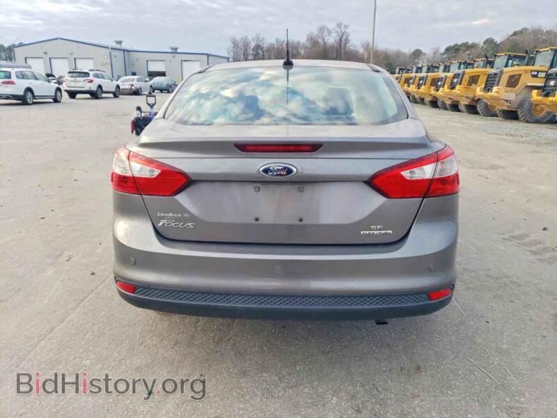 2014 Ford FOCUS (VIN 1FADP3F23EL367168) — фото 6 из 12