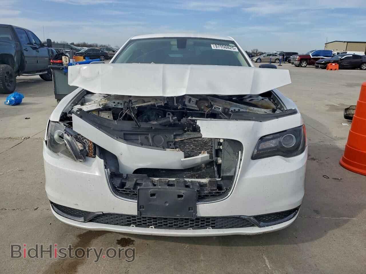 2019 CHRYSLER 300 - VIN: 2C3CCAAG2KH528695 - Фото 5