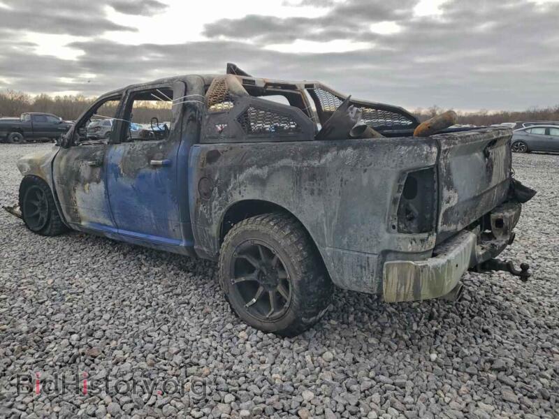 2016 RAM 1500 (VIN 3C6RR7LT5GG169729) — фото 2 из 12
