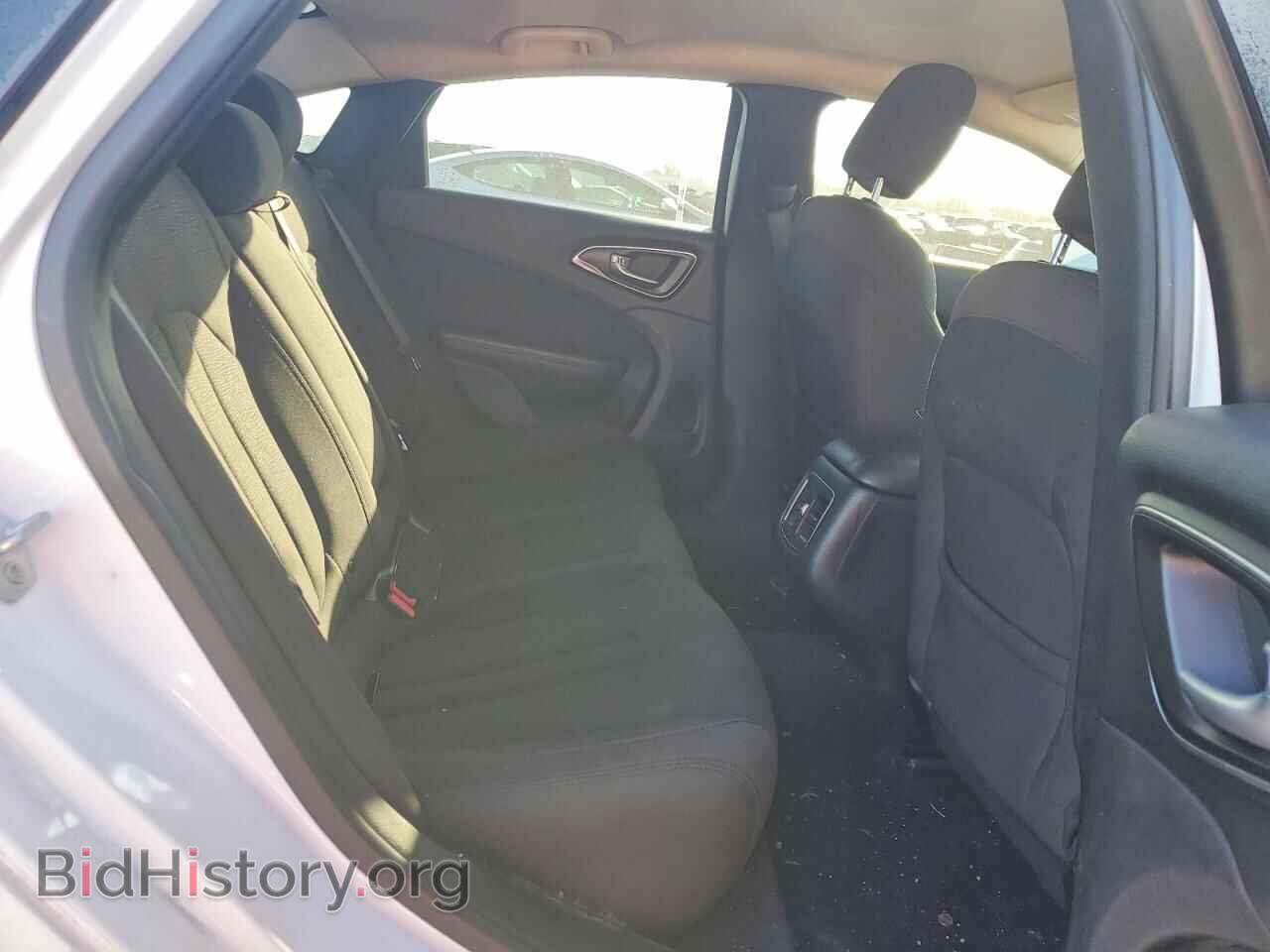 2015 CHRYSLER 200 - VIN: 1C3CCCABXFN760930 - Photo 10