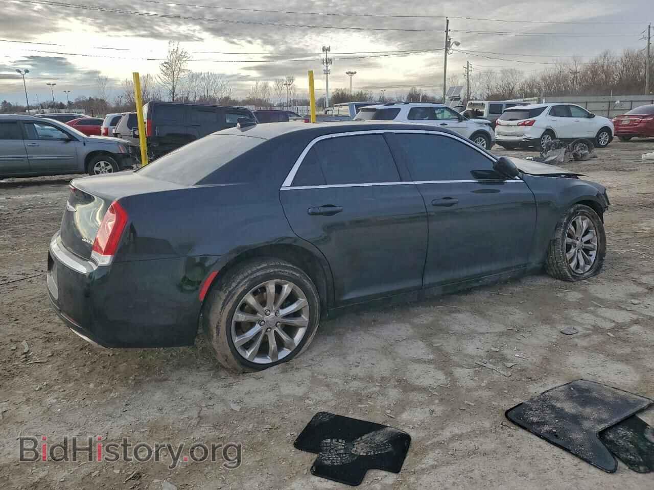 2019 CHRYSLER 300 - VIN: 2C3CCARG6KH690060 - Фото 3