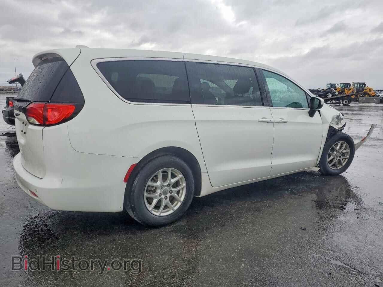2017 CHRYSLER All Models - VIN: 2C4RC1DG6HR593313 - Фото 3