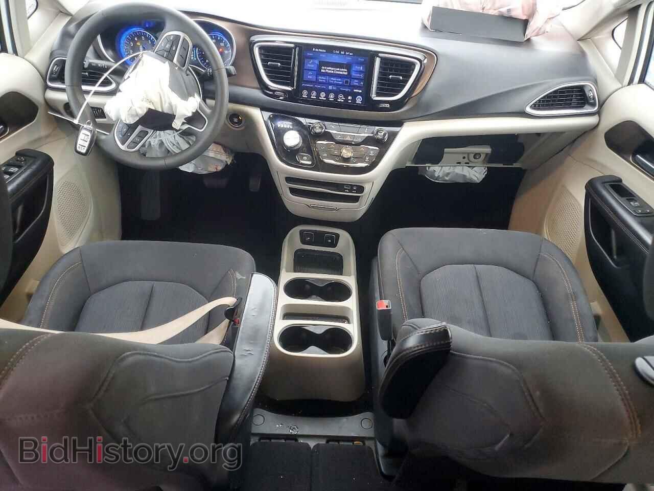 2017 CHRYSLER All Models - VIN: 2C4RC1DG6HR593313 - Фото 8