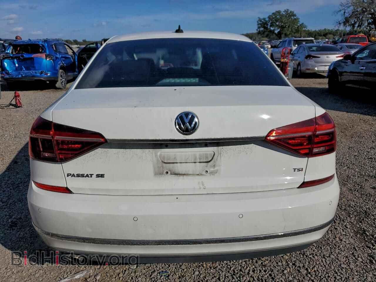 2017 VOLKSWAGEN PASSAT - VIN: 1VWGT7A3XHC058003 - Фото 6
