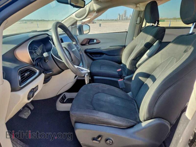 2017 Chrysler PACIFICA (VIN 2C4RC1DG1HR608770) — фото 7 из 15