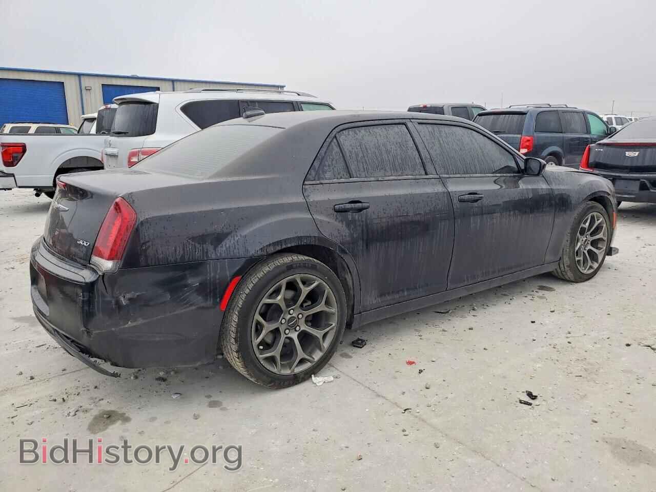 2018 CHRYSLER 300 - VIN: 2C3CCAAGXJH208233 - Фото 3