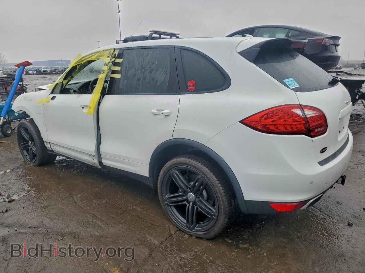 2013 PORSCHE CAYENNE - VIN: WP1AF2A26DLA36552 - Photo 2