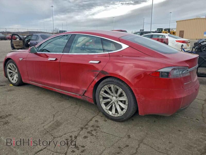 2016 Tesla MODEL S (VIN 5YJSA1E21GF138910) — фото 2 из 12