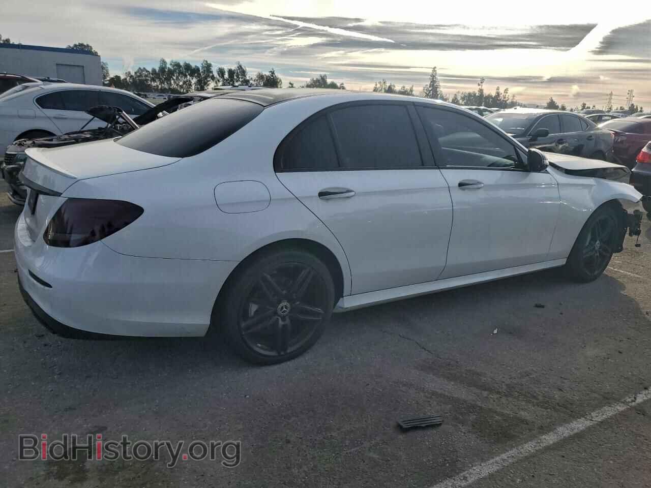2019 MERCEDES-BENZ E-CLASS - VIN: WDDZF4JB7KA580198 - Фото 3