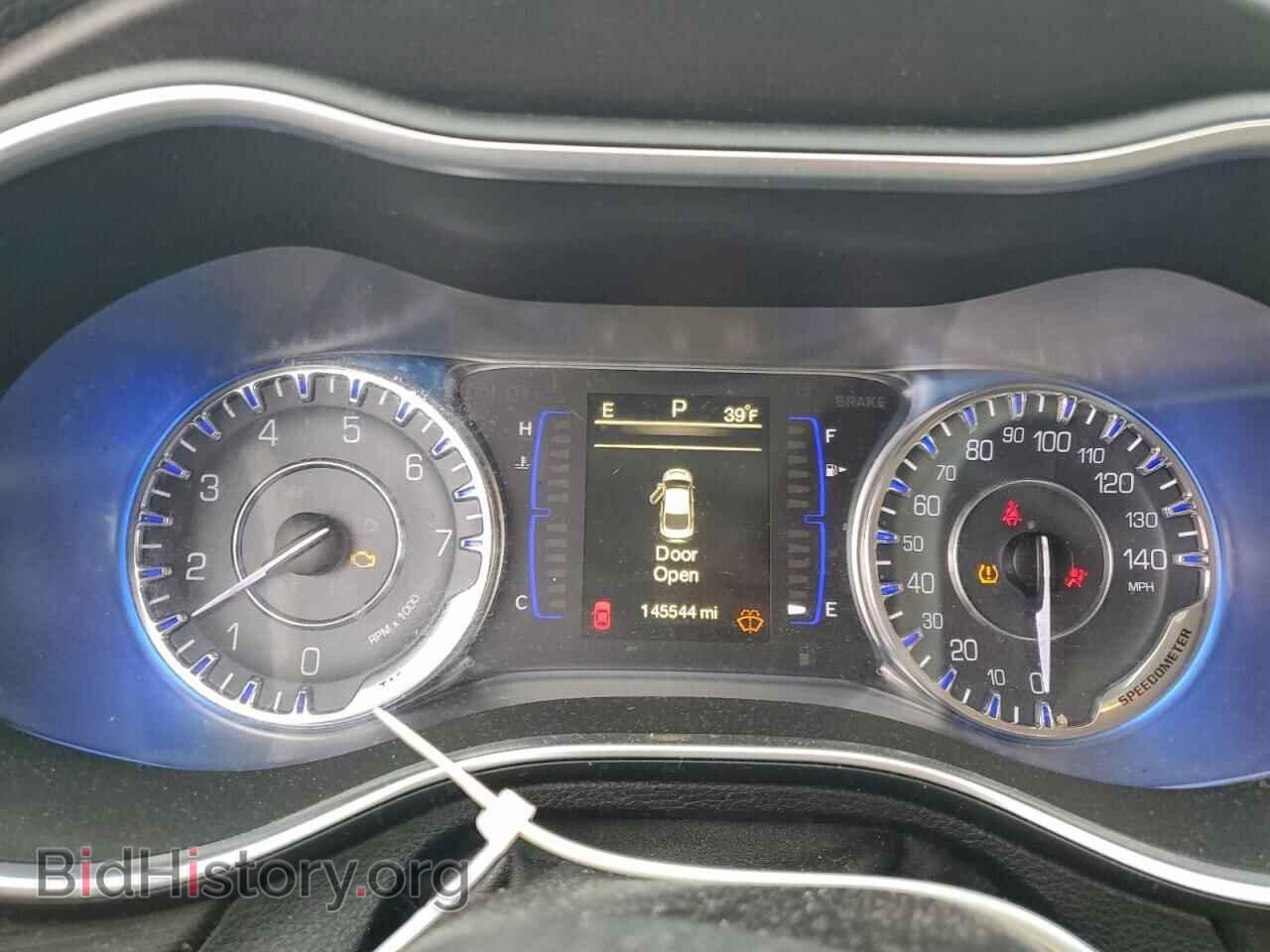 2015 CHRYSLER 200 - VIN: 1C3CCCABXFN743299 - Фото 9
