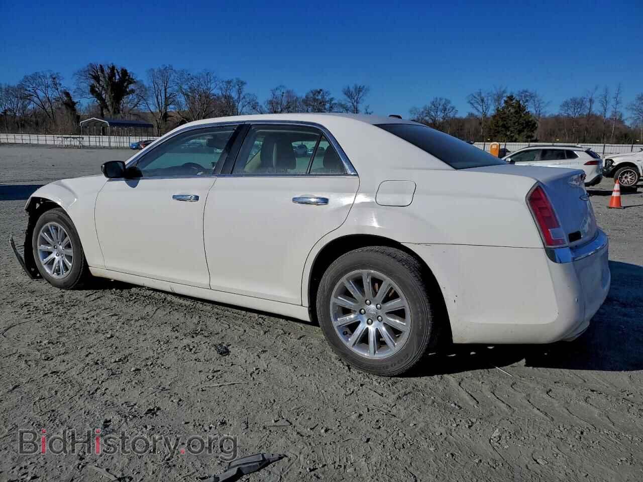 2011 CHRYSLER 300 - VIN: 2C3CA5CG2BH585974 - Фото 2