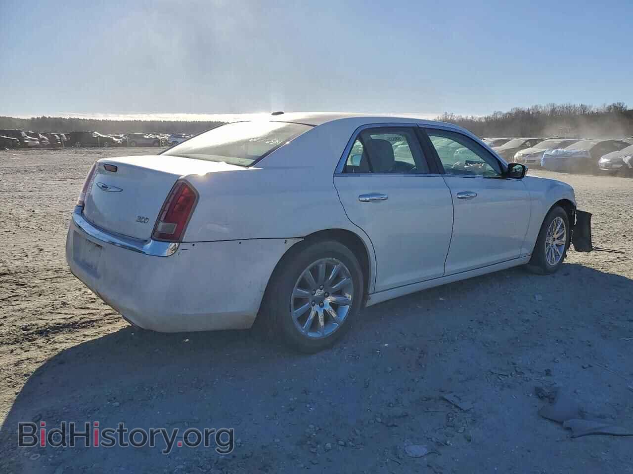 2011 CHRYSLER 300 - VIN: 2C3CA5CG2BH585974 - Фото 3