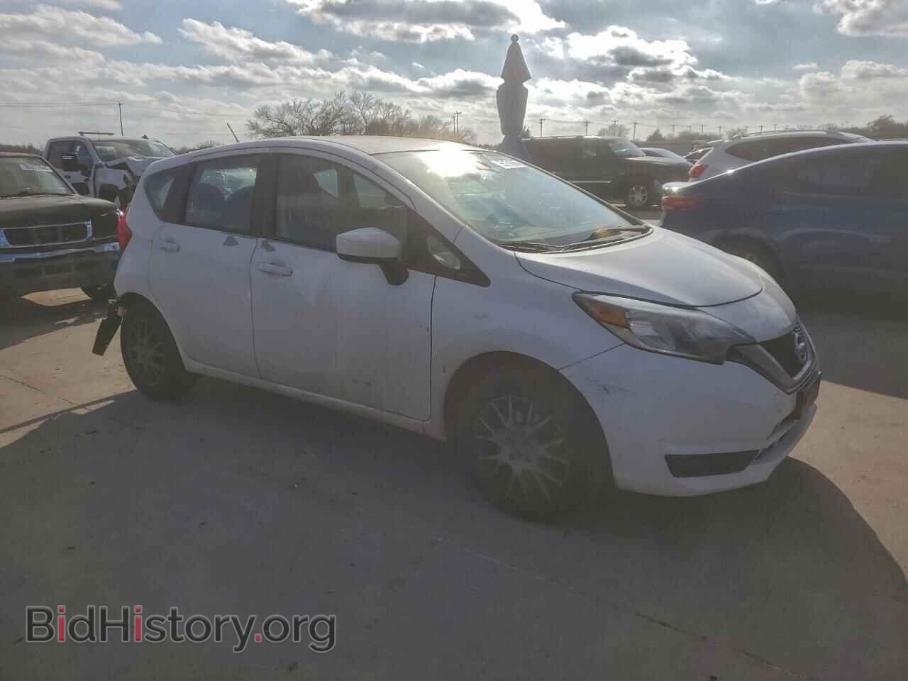 2018 NISSAN VERSA - VIN: 3N1CE2CP7JL351921 - Фото 4