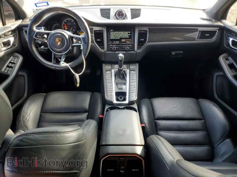 2016 Porsche MACAN (VIN WP1AF2A53GLB93390) — photo 8 of 14