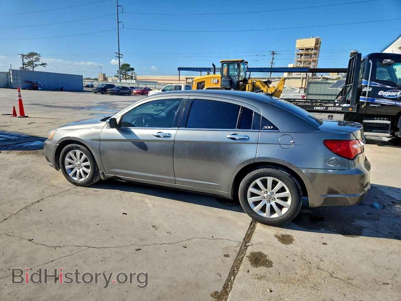 2013 CHRYSLER 200 - VIN: 1C3CCBCG9DN751944 - Фото 2