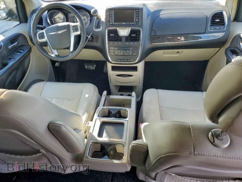2011 Chrysler MINIVAN (VIN 2A4RR8DG0BR630817) — photo 8 of 13