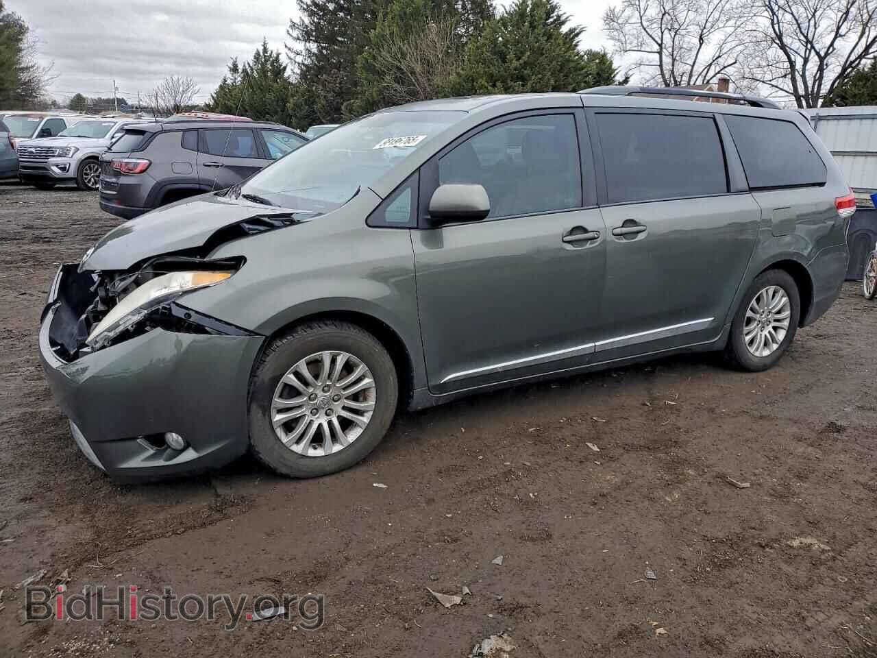 Фотография 5TDYK3DC4DS299000 - TOYOTA All Models 2013